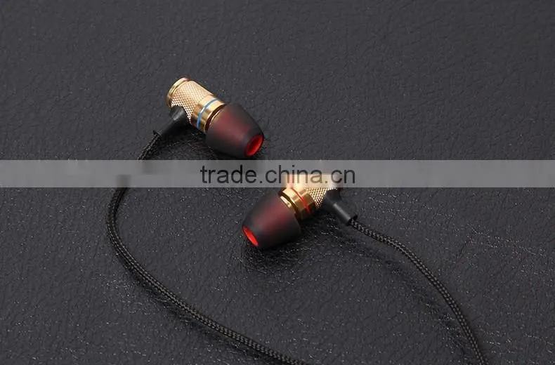 2016 popular metal wired earphone in ear earbuds with microphone