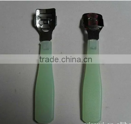 Boutique pedicure foot skin knife