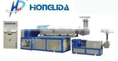 Plastic recycling machine