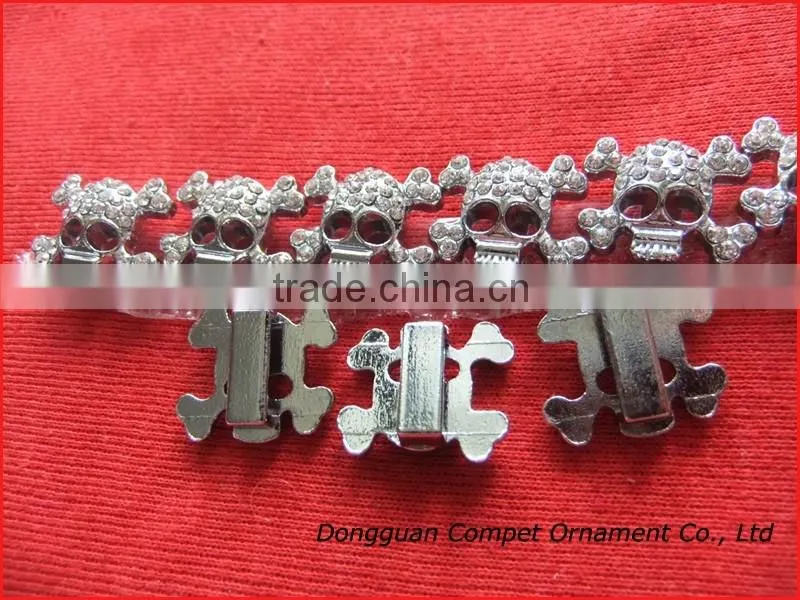 Compet wholesale 10mm rhinestone slide charm skulls