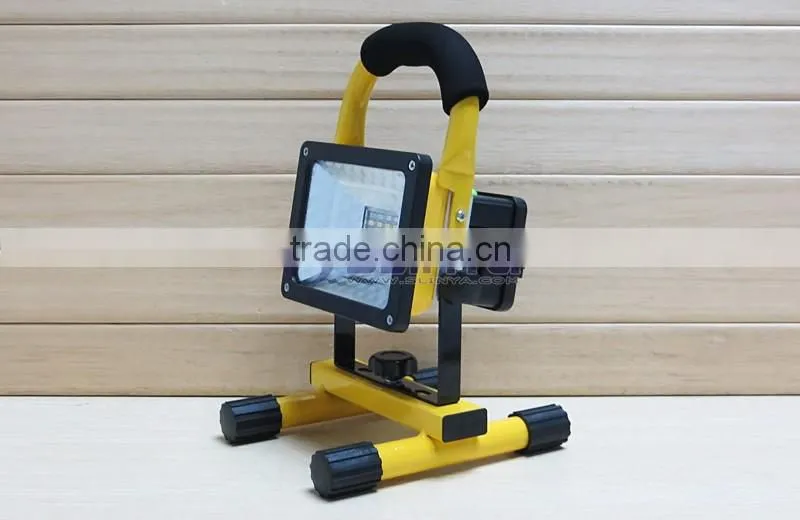 AC 90-240V 30W Die-casting Aluminum Rechargeable LED Flood Light Outdoor