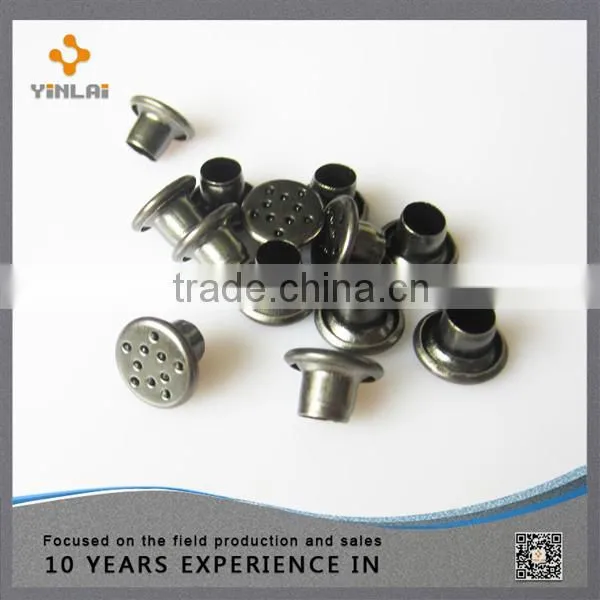 Metal eyelets for boots with holes