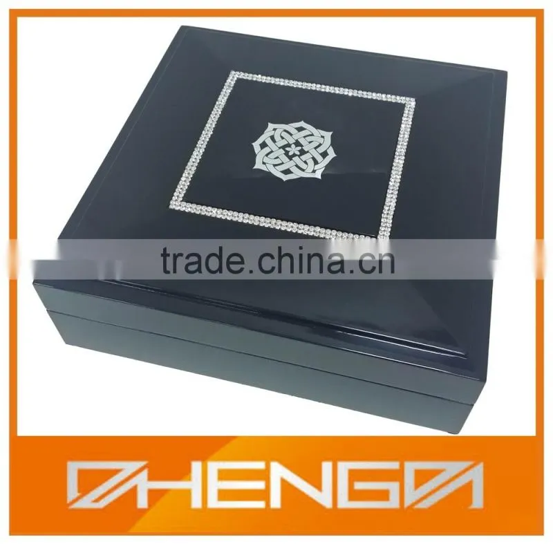 Guangzhou Factory Custom Lacquered Wooden Display Box