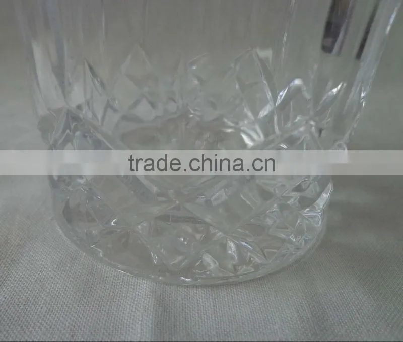 Transparent glass wine cup