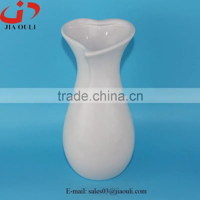 BSCI Audit Factory Cheap Heart shape Ceramic vase, wedding centerpiece vases