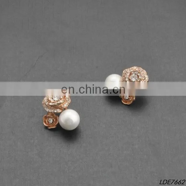 Gold ear tops designs hot wholesale chic gold delicate diamante flower bridesmaid wedding double sided pearl stud earrings