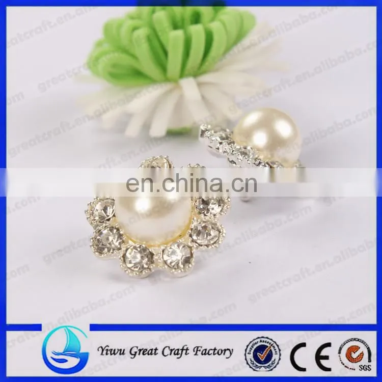 Fashion designer shiny silver metal lips rhinestones sewing button for lady garment