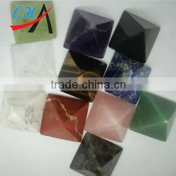 Wholesale dealer pyramid paperweight