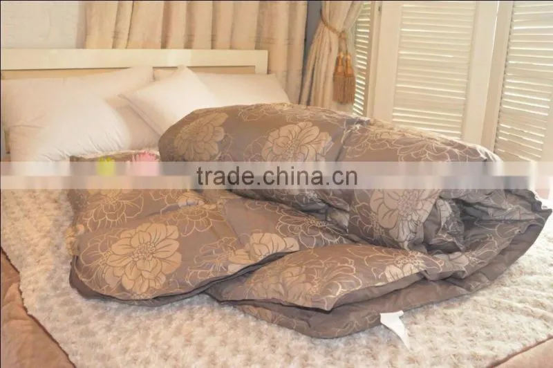 2016 New deisgn natural silk fabric duvet
