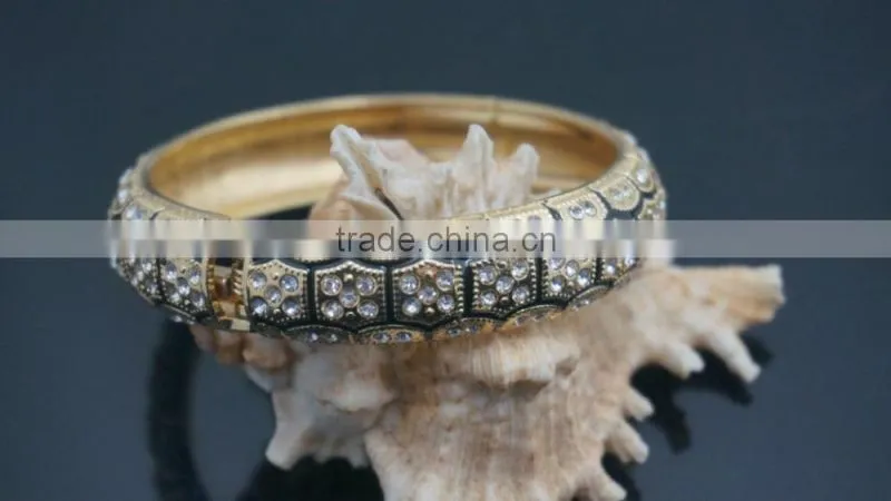 Hot sales Shiny Square Rhinestone Embedded Zinc Alloy Bangles