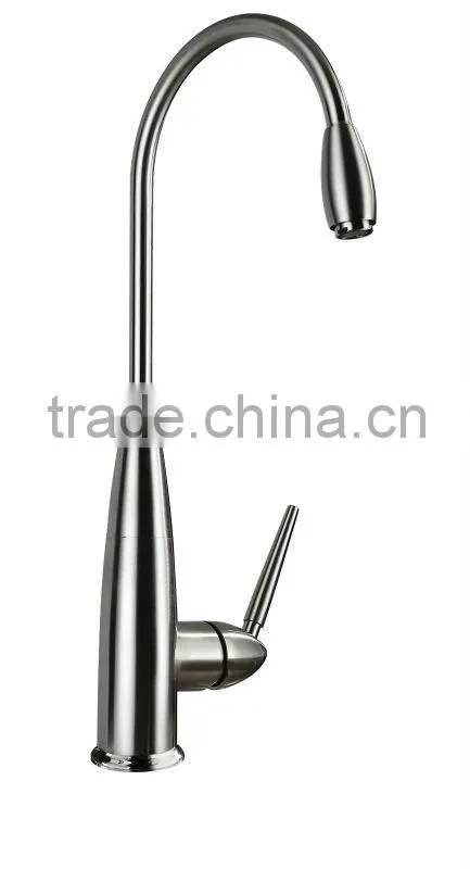 Brass Single Hole Pull Out Kitchen Faucet