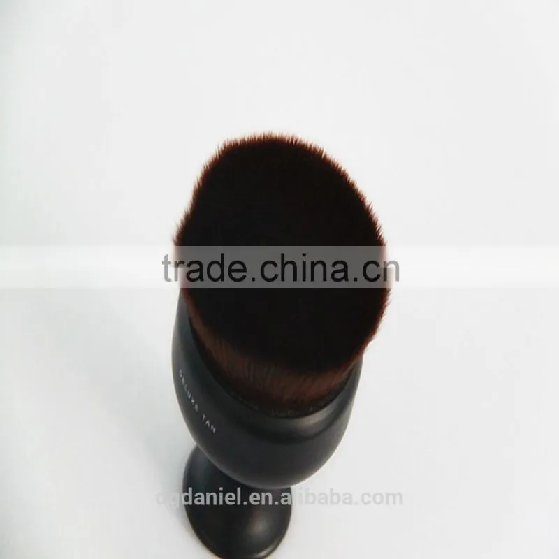 Hot sale product wooden cosmetic brush with beautiful fair