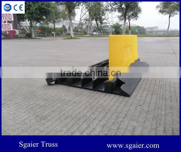Outdoor Road Rubber Speed Humps for cabe on Sale