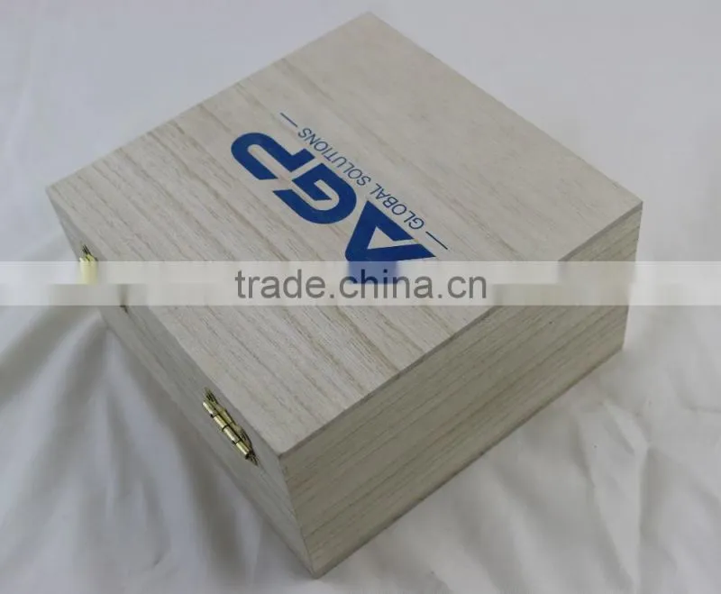 Eco-friendly wooden pine essential oil box with dividers