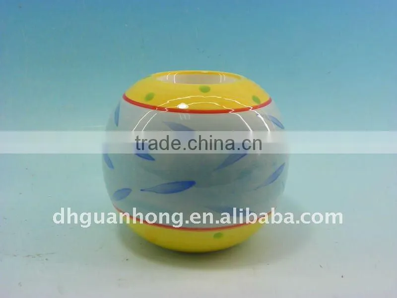2011 New design Ceramic Candle Holder