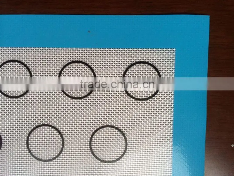 Easy clean 26x29cm silicone macaron baking mat