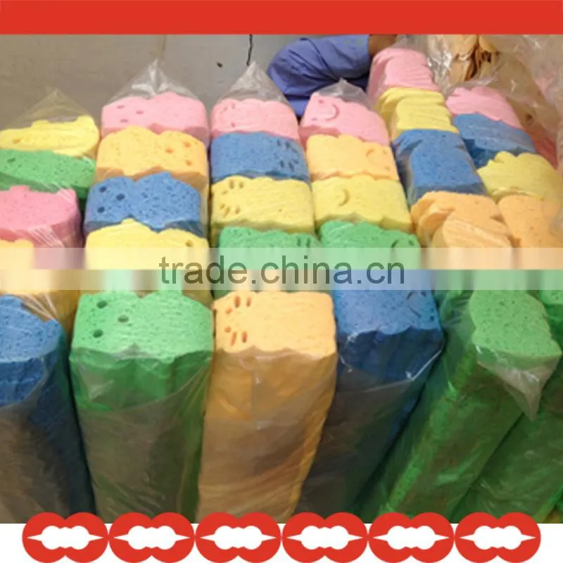 Baby bath sponge with design