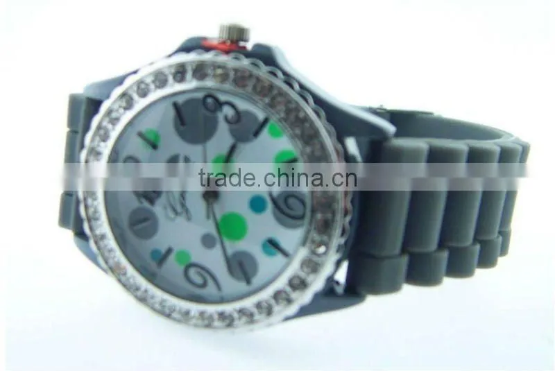 fashion geneva ladies silicone rubber band watch