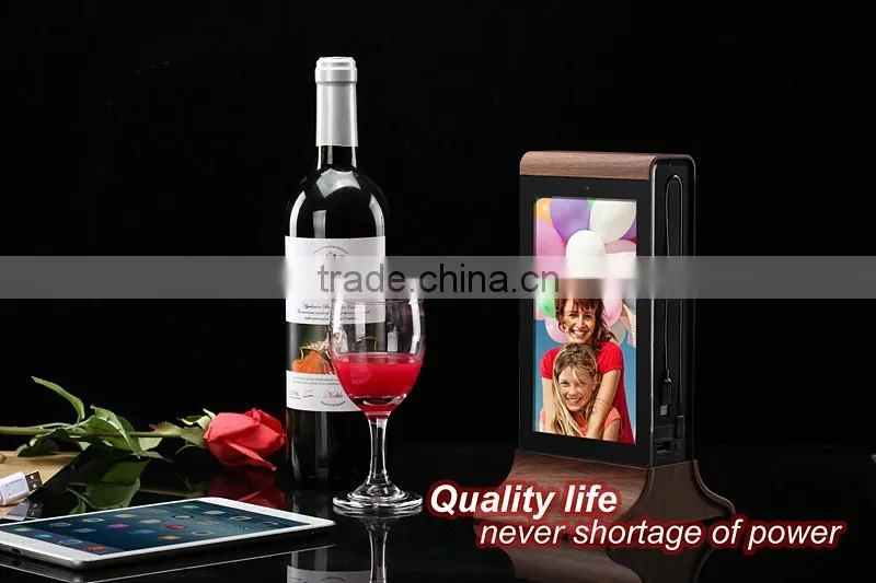 advertising display AD power bank use in coffee shop and restaurant