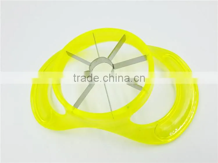 Plastic apple slicer and divider