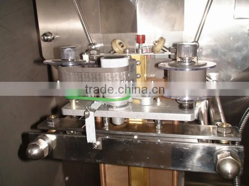 Automatic liquid packaging machinery