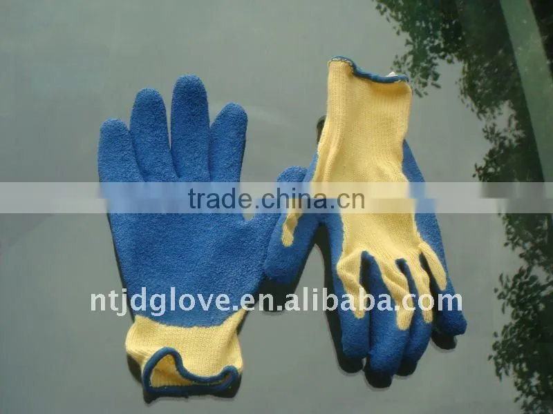 Cut resistance gloves . Kevlar crinkle black latex coated gloves.