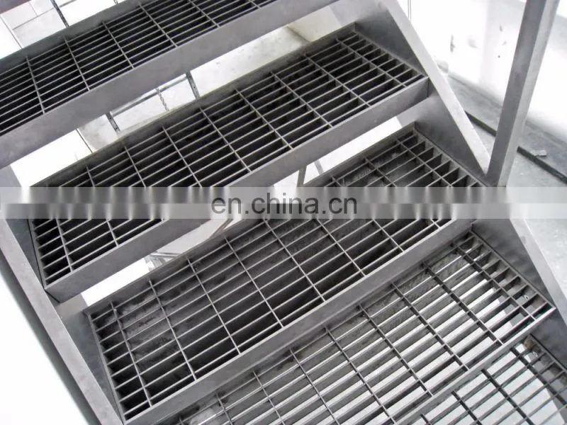 Cheap price hot dipped galvanized press locked and welded steel grating walkway on sale