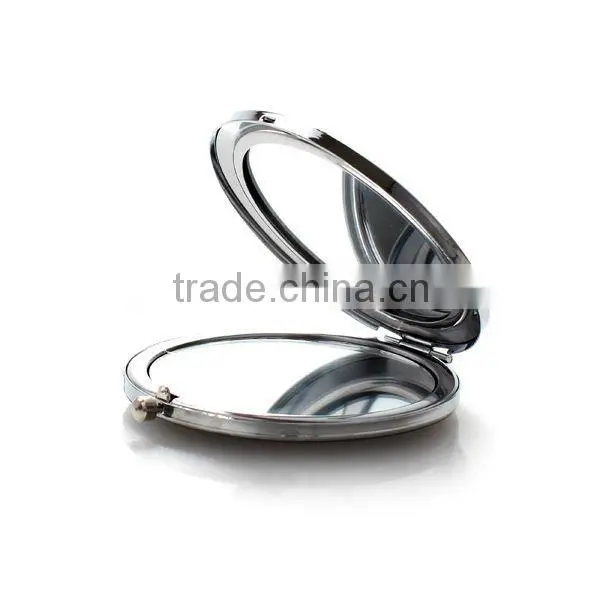 Traditional beauty compact cosmetic mirror
