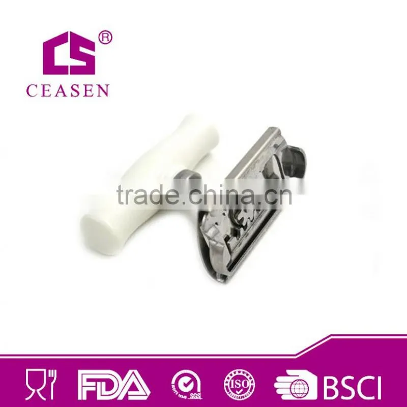 New design safety bottle opener can opener with plastic handle