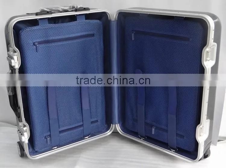 Hot Custom carbon fiber travel suitcase 20 inch , super strong Code Lock smart suitcase with caster wheels