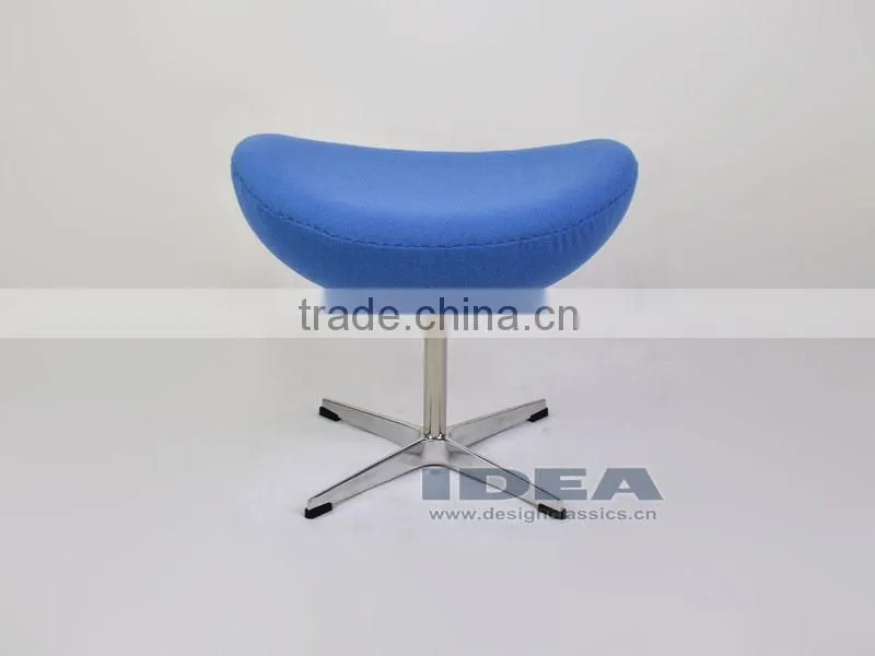 Replica Arne Jacobsen Egg Ottoman - Blue Wool Fabric - polished aluminum base