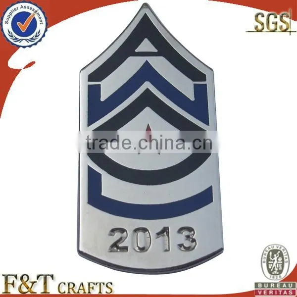 customized wholesale metal lapel pins flower