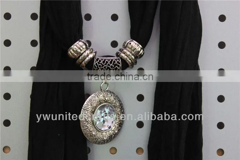 2013 New metal pendant scarf /fashion jewellery scarves neckcloth