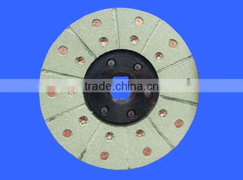 Agricultural tractor clutch disc for transmission system
