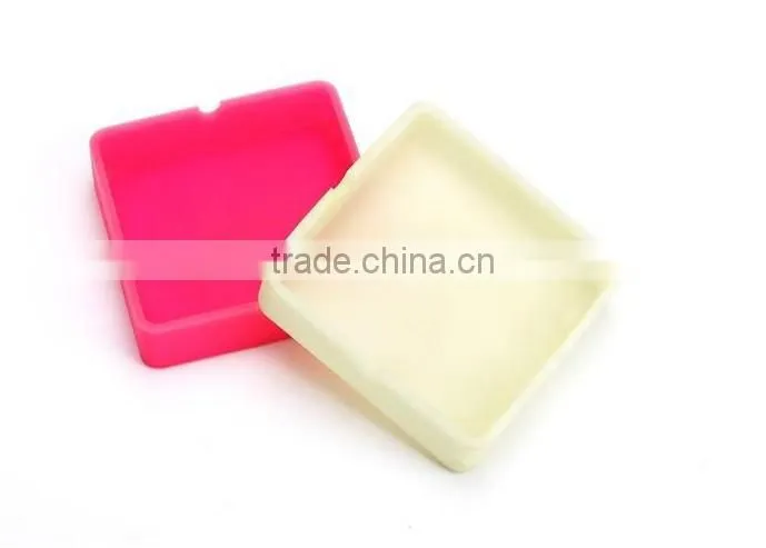 Roll silcone ashtray