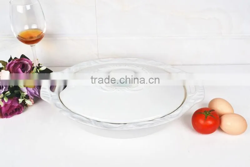 13.5" Oval high quality white porcelain comal with lid