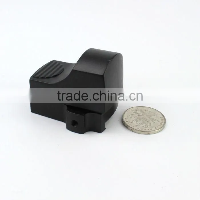 Super compact red dot sight with light sensor control switch