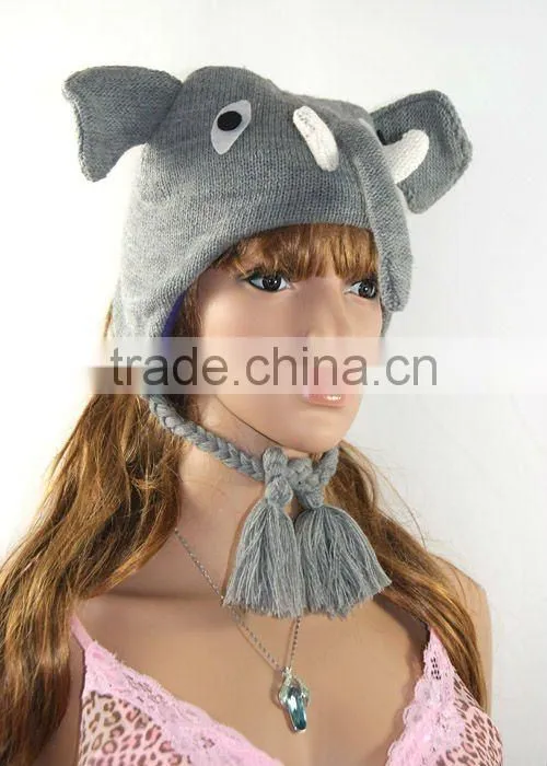 CUTE KNITTED HAT IN ANIMAL SHAPE
