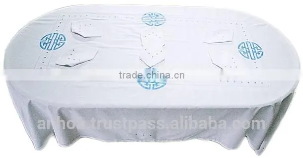 White cotton tablecloth and 6 napkins