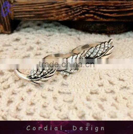 2013 New Products Alloy Ring Fashion Leaves Interlocking Rings Jewelry For Young Women