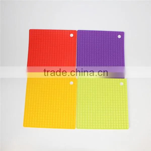 Heat resistant dishwasher safe silicone table mat