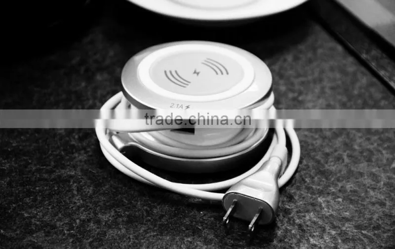 2 in 1 Wireless charger with 4 USB ports cell phone charger 4.1A