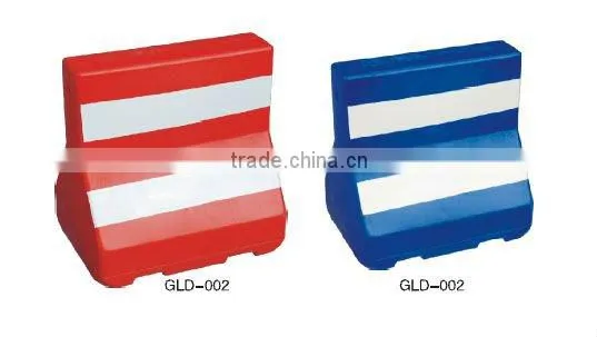38kg Water filled red plastic barrier supplier