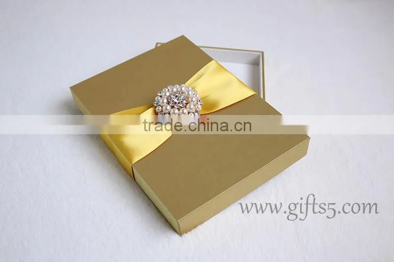Unique White custom wedding invitation card box