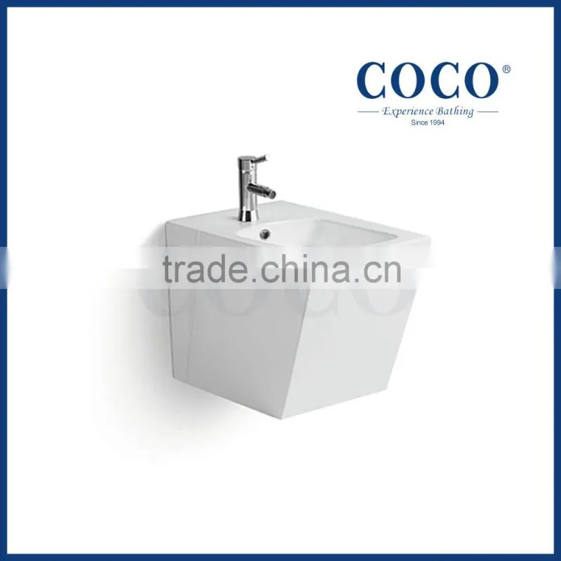 Sanitary ware ceramic famale wall hung toilet bidet
