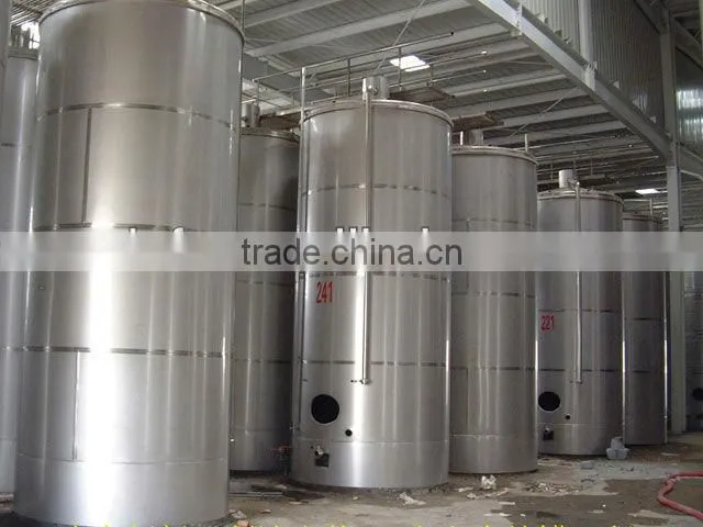 Flat bottom wine fermenting tank