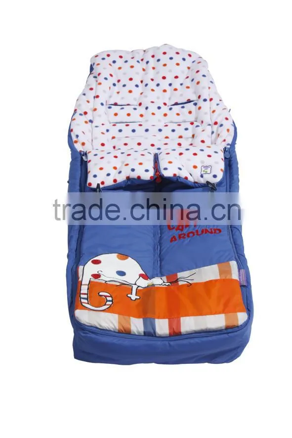baby footmuff with embroider