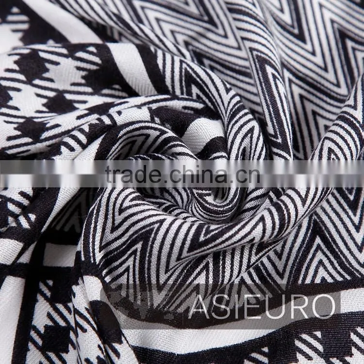 Big Sqaure Scarf with Placement Print, Unisex Fashion, BSCI and Sedex