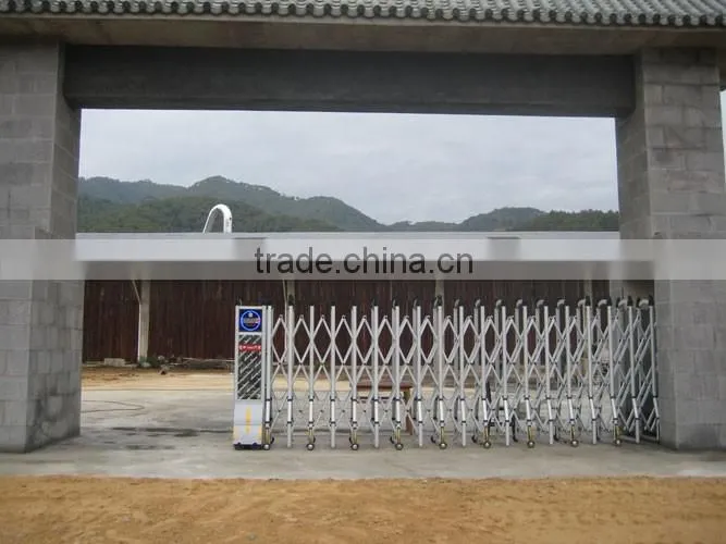 Electric retractable door