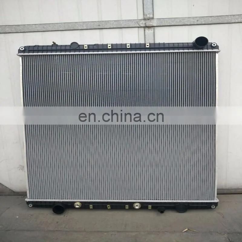 Radiator for Freightliner Cascadia 2001-1728.jpg